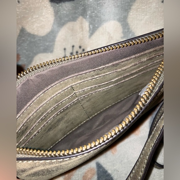 Joy Susan Metallic Brown Crossbody & Wristlet - Picture 5 of 7